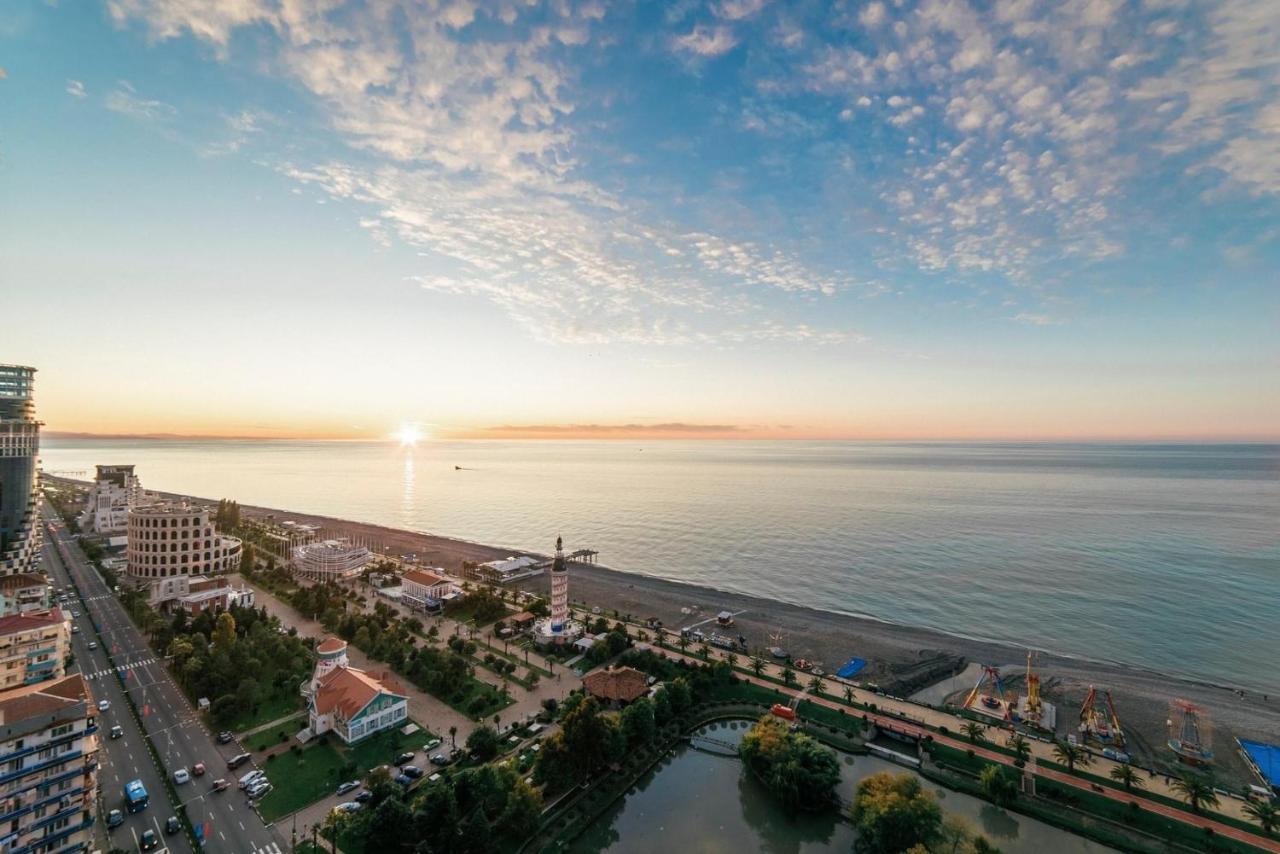 Orbi City Suites Batumi Exterior foto